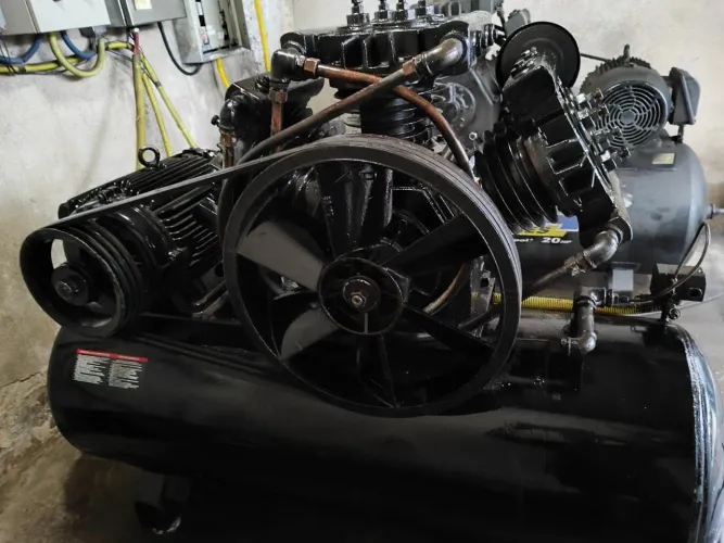 Compressor de ar comprimido industrial, motor 25 vc 07 pistões
