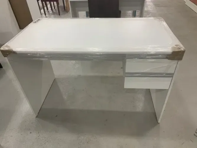 Mesa para escritório com 2 gavetas com entrega grátis para toda Manaus