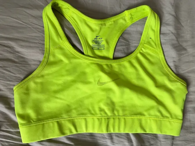 Top Verde Florescente nike 