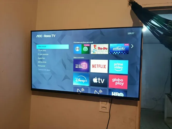 Tv smart 43 polegadas 6 meses de uso com Caixa e nota fiscal