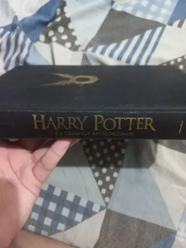 Livro Harry Potter e a Criança amaldiçoada
