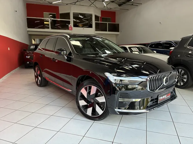 Volvo XC-60 T-8 Ultra 2.0 AWD (híbrido) 2025