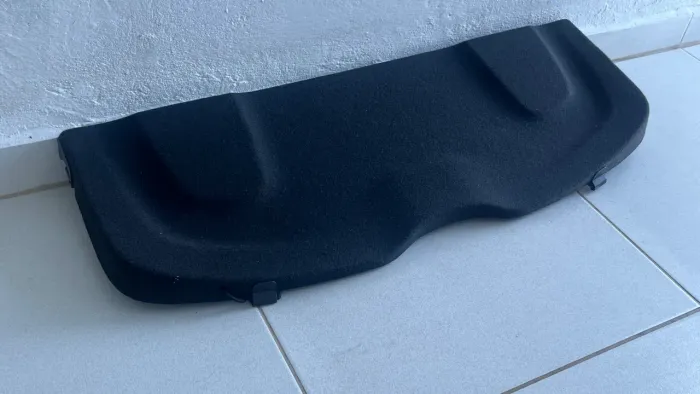 Tampão porta malas onix