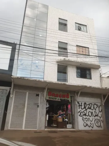 Vendo ótima sala comercial na sandu Norte Taguatinga.