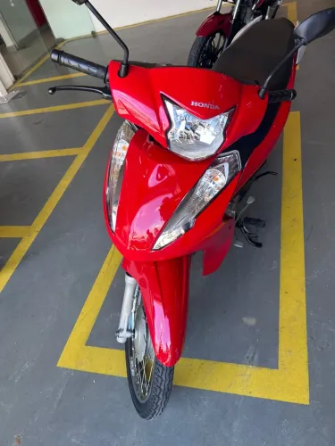Honda Biz 110i 2023 Vermelha | 12.300 km | Única Dona | IPVA Pago