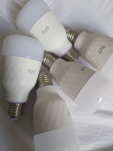 Kit com 5 Lâmpadas Inteligentes Yeelight (Xiaomi)