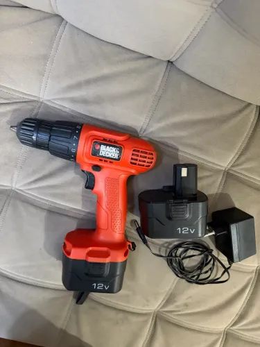 Parafusadeira black Decker 12v