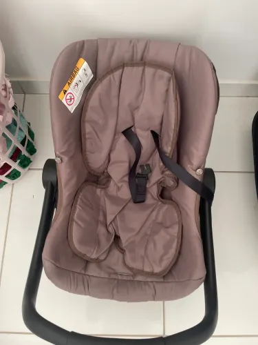 Bebê conforto semi novo