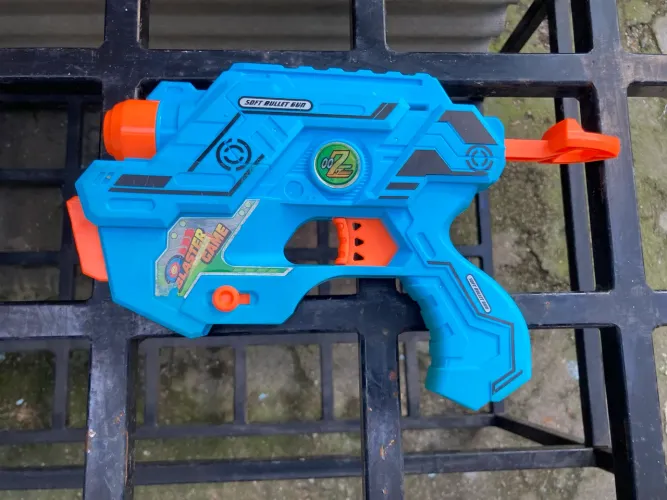 Lançador de Dardos de Espuma Infantil (Estilo Nerf) - Usado