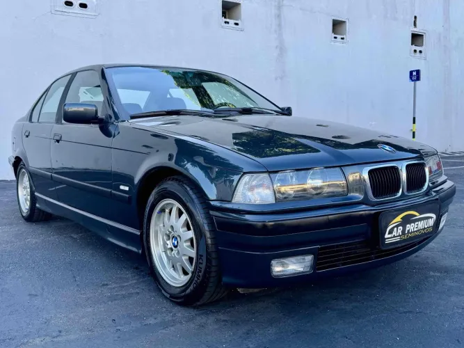 BMW 323I A TOP Sedan 1998