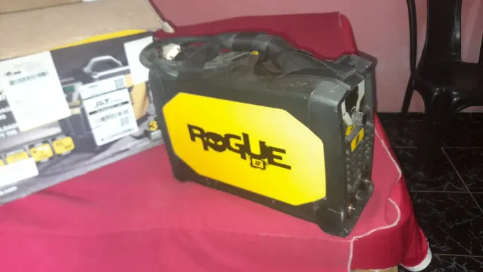 Vende-se uma máquina de solda semi nova valo 11000