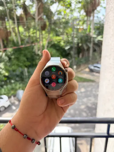 Smartwatch Huawei gt6 pro titânio estado de novo