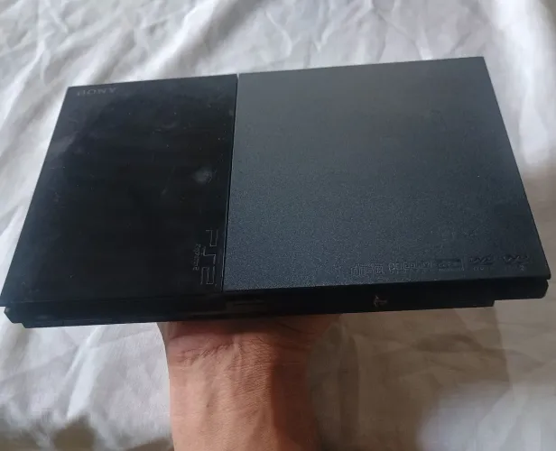 Playstation 2 - slim Léia a descrição 