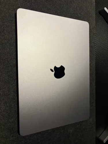 MacBook Air M2 8GB 256 SSD