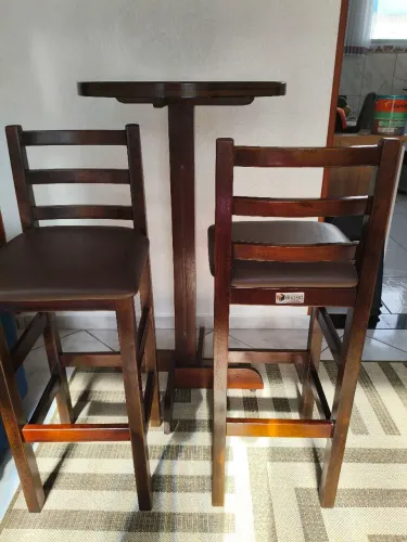 Mesa bistrô com 2 cadeiras