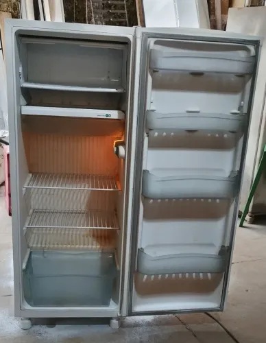 Vendo geladeira Consul