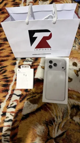 Vendo iPhone 17 pro max com nota fiscal bateria 100 por cento zap *