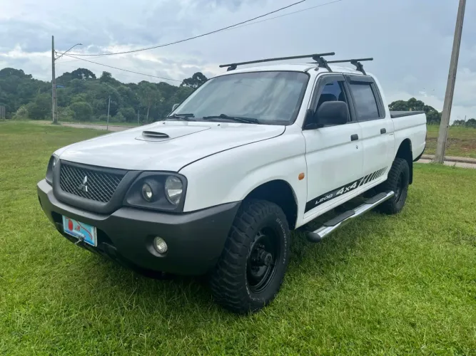 Mitsubishi L200 GL 2.5 4X4 CD Diesel 2012
