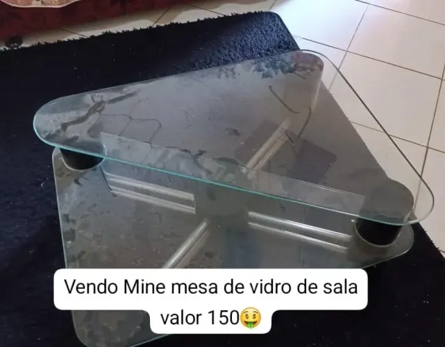 Vendo uma Mine de mesa de vidro