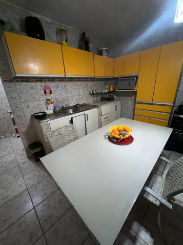Armário de parede e base de mesa