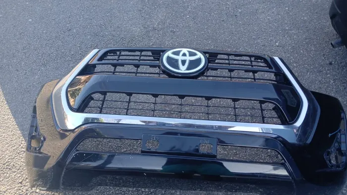 Grade frontal e pára-choque da Hilux