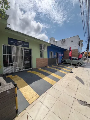 Prédio comercial no Farol