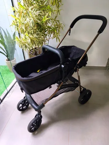 Carrinho + bebê conforto Napoli Galzerano