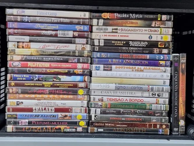Lote 120 DVDs de Filmes para Coleção ou Revenda