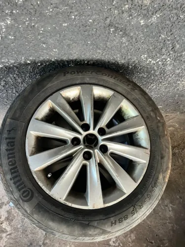 1250 reais Rodas aro 15 bom estado 5x100 furacão 1250 reais aceito proposta