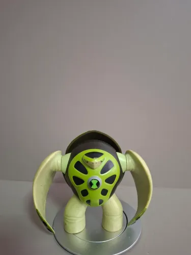 Boneco Ben 10 Tartagira (Terraspin) - Bandai Original