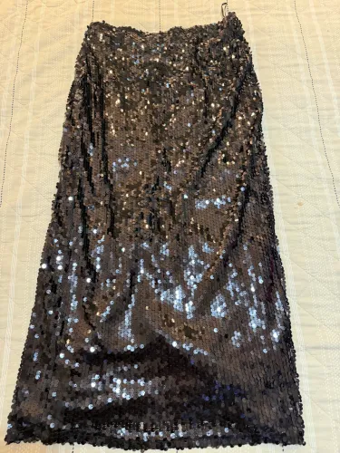 Saia midi em paete preto 