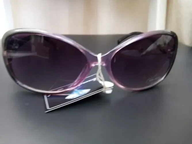 2 Oculos para sol com proteção UV 400 Novos sem uso