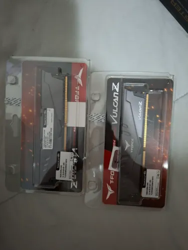 Memória ram TForce Vulkan 2x8gb ddr4 3200mhz C16 funcionando perfeitamente