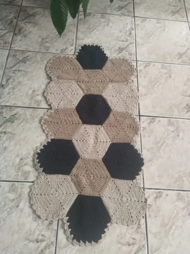 Tapetes de Crochê Artesanais - Feitos à Mão com Muito Capricho<br><br>Descrição: