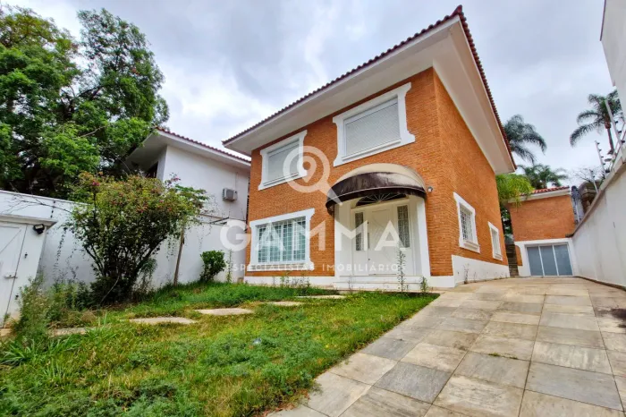 Casa pronta à venda no Pacaembu! Conforto e lazer em um só lugar