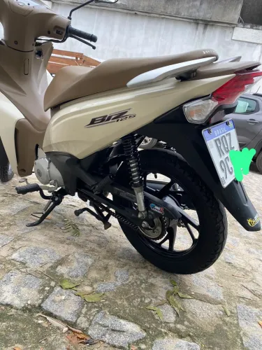 Vende-se uma Honda biz