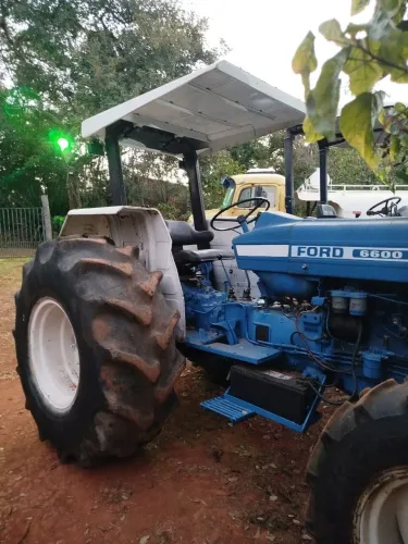 Vendo trator Ford 6600 4x4