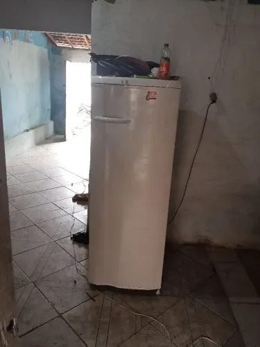 estou vendendo uma geladeira em perfeito estado, sem problemas nenhum