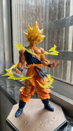 Boneco do Goku Super Sayajin