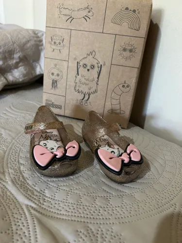Mini Melissa semi nova 
