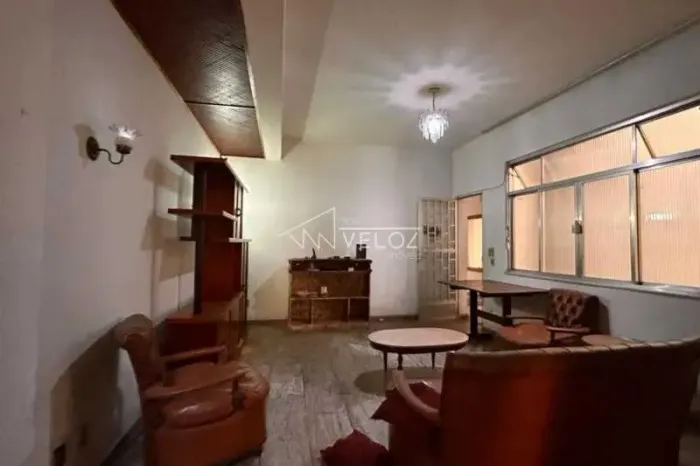 Casa de rua : / Residencial / Catete
