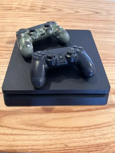 VENDO PS4 SLIM 1 TB