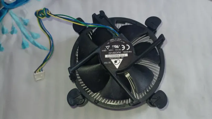 Processador AMD A4-4000 FM2 + Cooler Original Incluso"