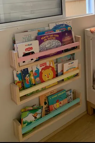 Prateleira pra livros infantis