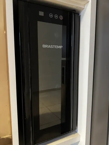 Adega Brastemp 12 garrafas 