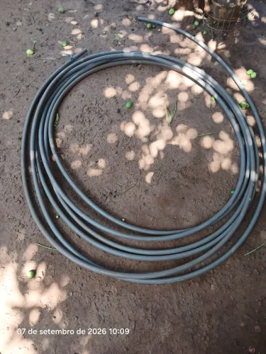 20 m de mangueira para irrigação em ótimo estado