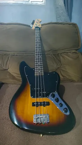VENDE BAIXO SQUIER JAGUAR MODIFIED 4C (ATIVO E PASSIVO)   