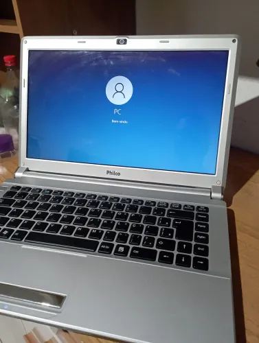 Positivo muito novo 8gb windows 10 bateria nova só pega e usar leia abaixo não troco 