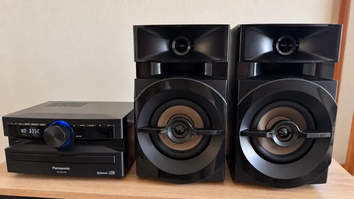 Mini System Panasonic SC-AKX100 - Bluetooth, CD, USB e Som Potente