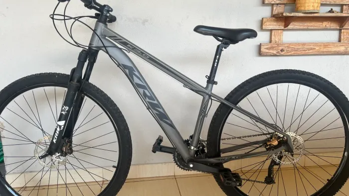 Bicicleta Aro 29 KRW 27 Vel Shimano Alivio Freio Hidráulico com Trava S90 - 15.5" -
